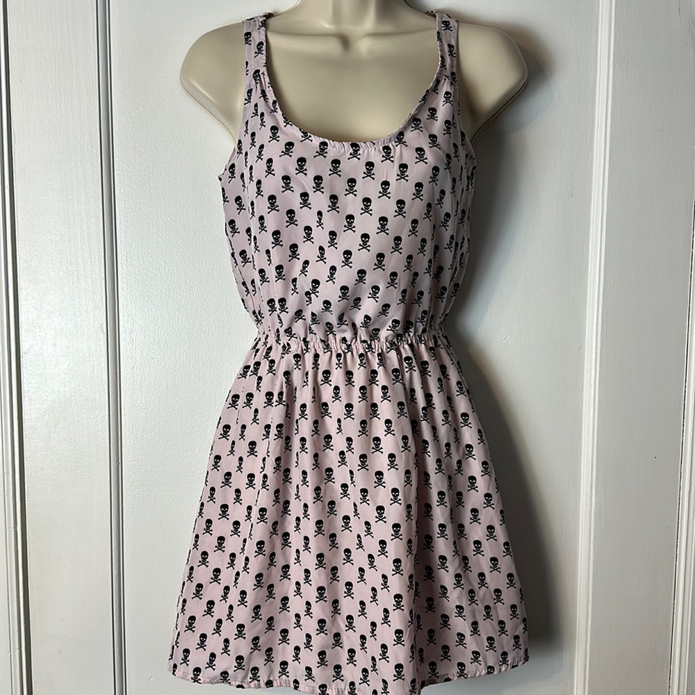 HOT TOPIC Teenage Runaway Pastel Pink and Black Skull Dress size XS